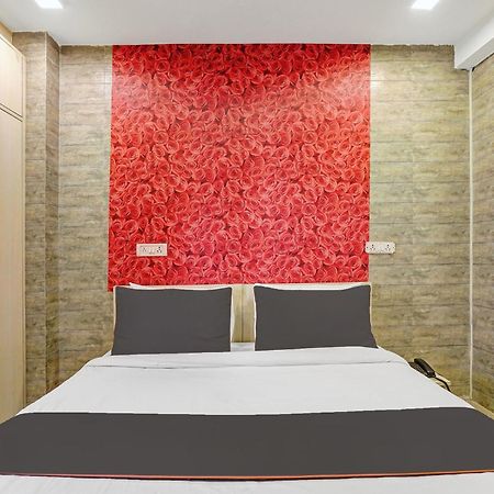 Collection O Model Town Metro View Otel Yeni Delhi Dış mekan fotoğraf