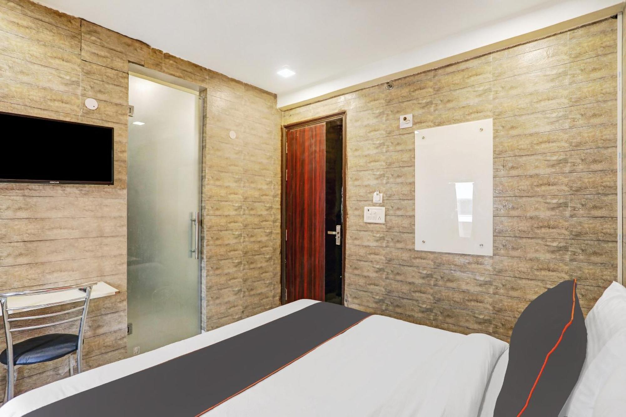 Collection O Model Town Metro View Otel Yeni Delhi Dış mekan fotoğraf