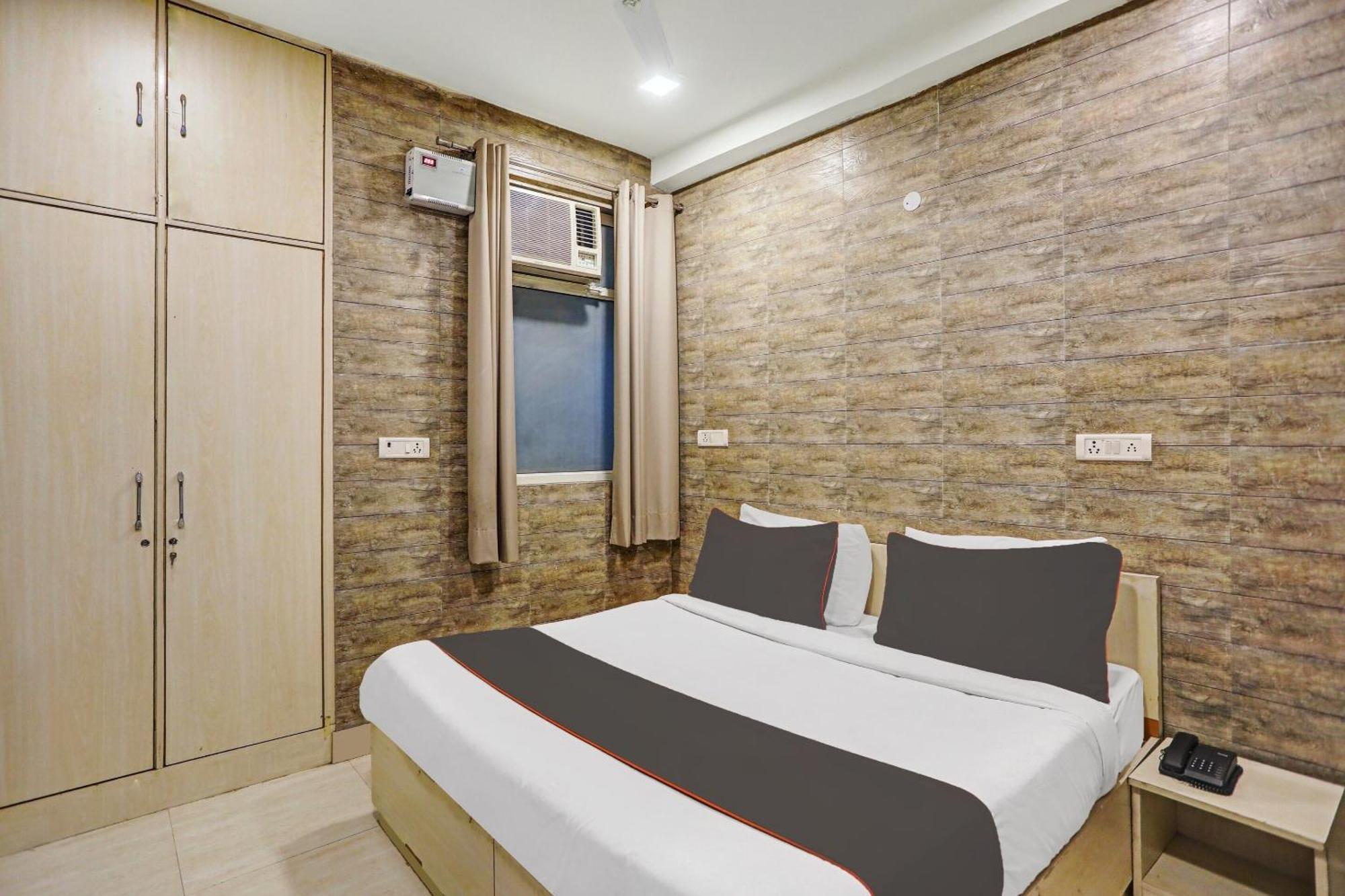 Collection O Model Town Metro View Otel Yeni Delhi Dış mekan fotoğraf